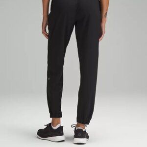 NWOT - Lululemon License To Train High-Rise Pant